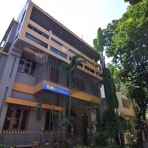 Fabhotel Vicky
